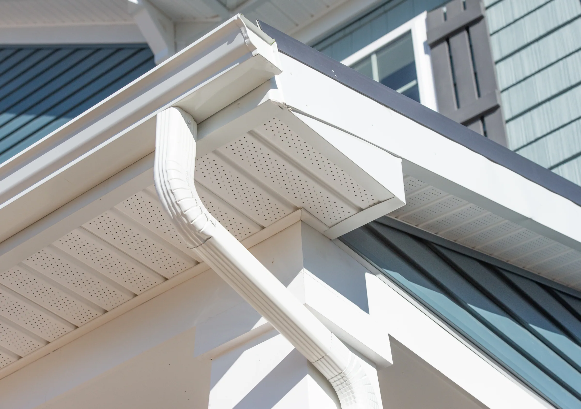 Seamless gutter installation detail